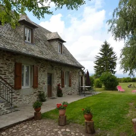 Maison De Caractere Avec Grand Jardin, 5 Pers, Prunet, Proche Sites Touristiques Et Activites Outdoor - Fr-1-742-22 Holiday home Prunet (Cantal)
